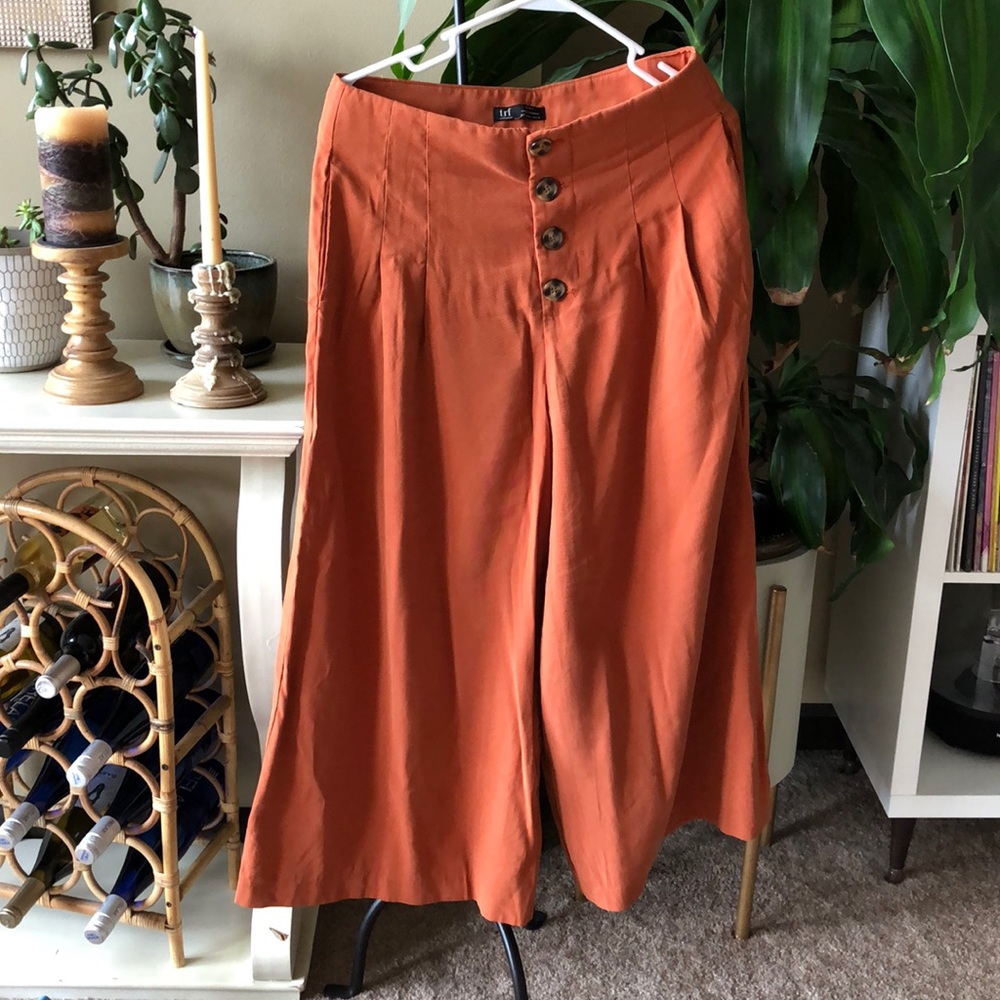 Wide leg pants